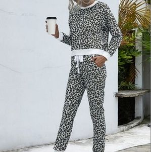 Black leopard pullover & joggers